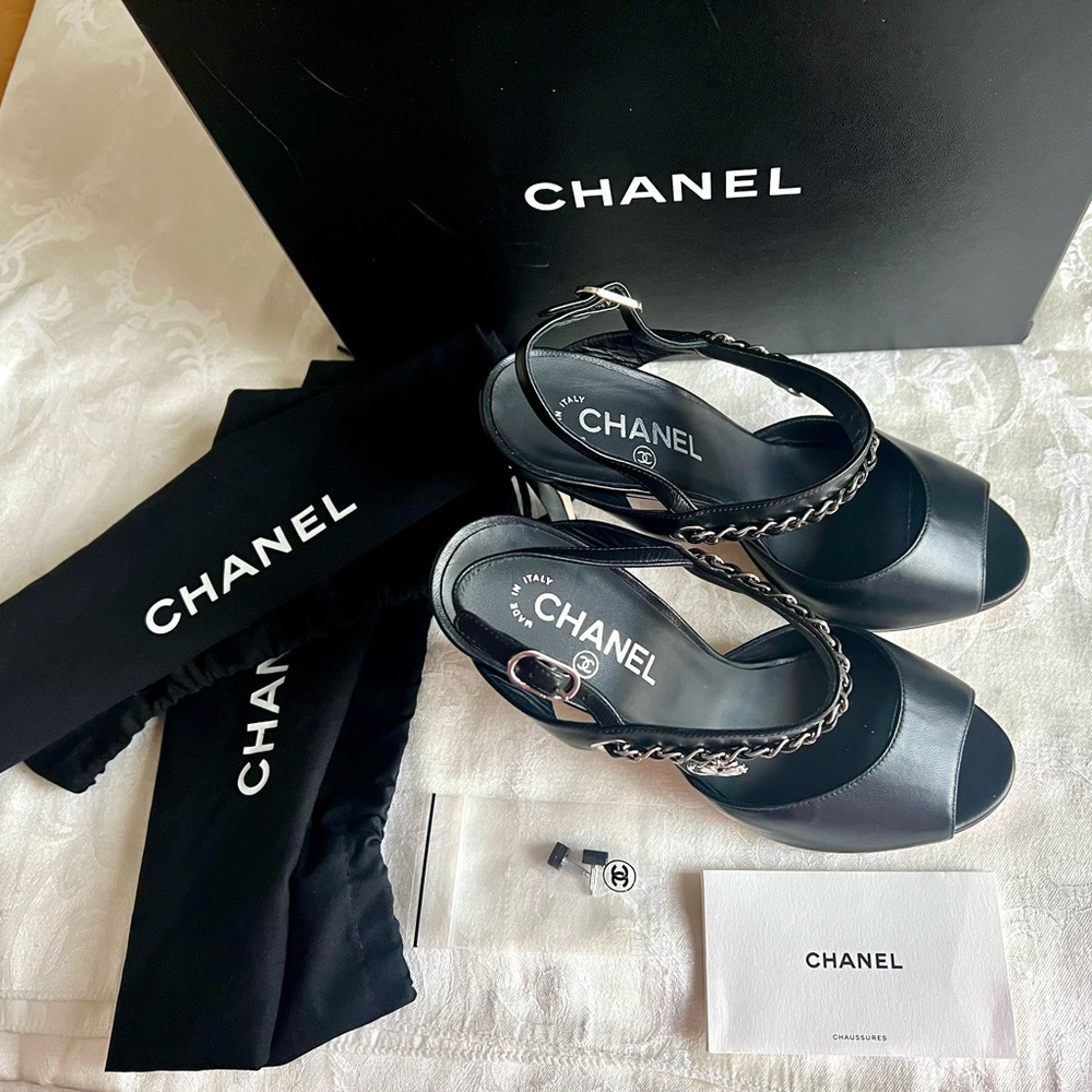 CHANEL Black Leather Chain-Accent Open-Toe Sandal Heels